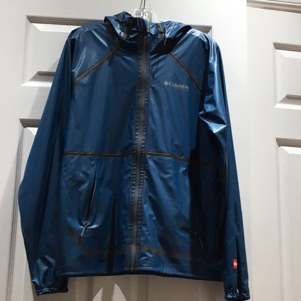 Columbia Titanium Out Dry / Rain Reversible Blue Hooded Jacket size Medium NWOT